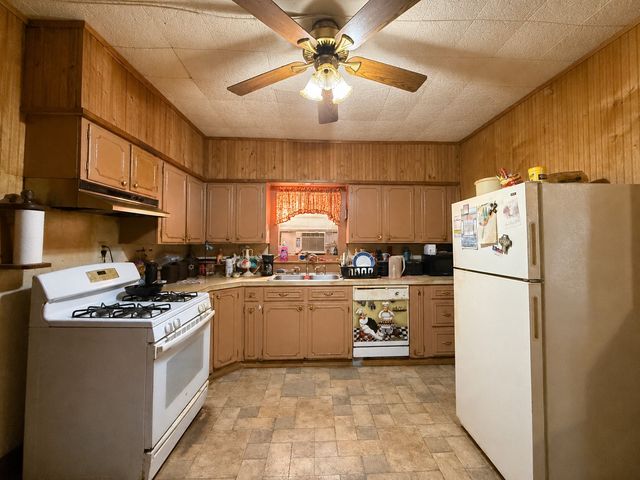 601 SW 2nd Street, Kerens, TX 75144