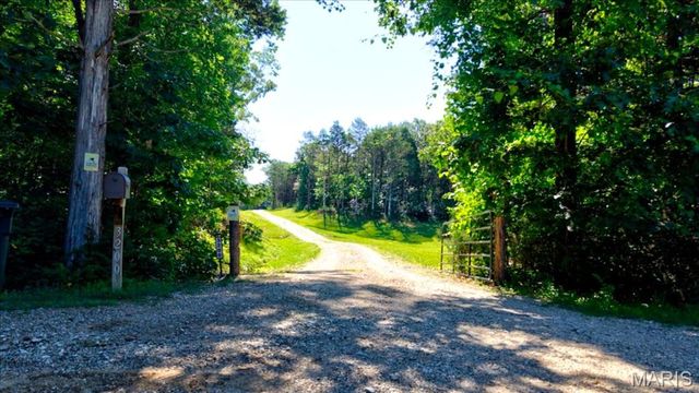 3200 Mossy Ridge Way, Pacific, MO 63069