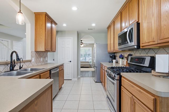 2835 Wild Oak Park Drive, Conroe, TX 77385