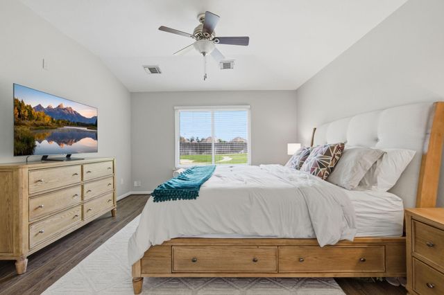 2835 Wild Oak Park Drive, Conroe, TX 77385