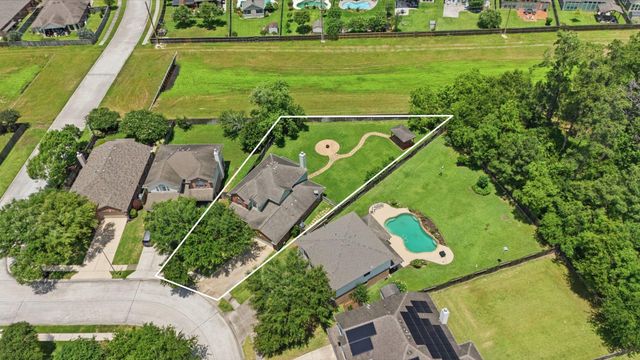 2835 Wild Oak Park Drive, Conroe, TX 77385