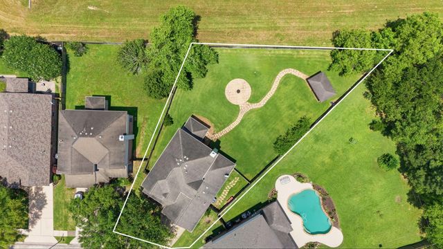2835 Wild Oak Park Drive, Conroe, TX 77385