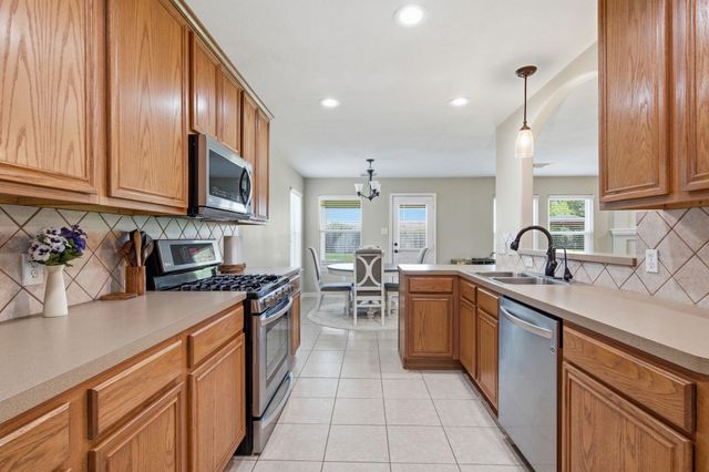 2835 Wild Oak Park Drive, Conroe, TX 77385