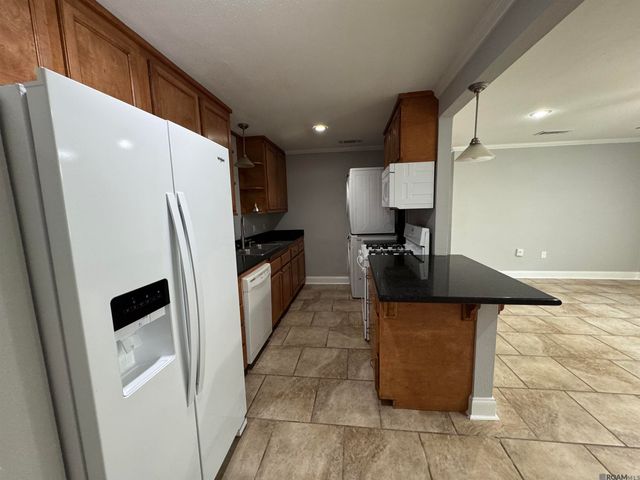584 Jennifer Jean Dr, Baton Rouge, LA 70808