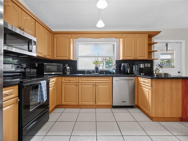 16543 NW 5th Court, Pembroke Pines, FL 33028