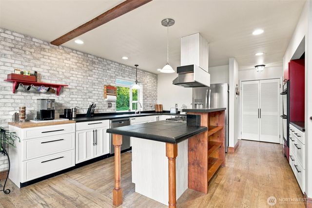 400 SE Dogwood Road, Port Orchard, WA 98367