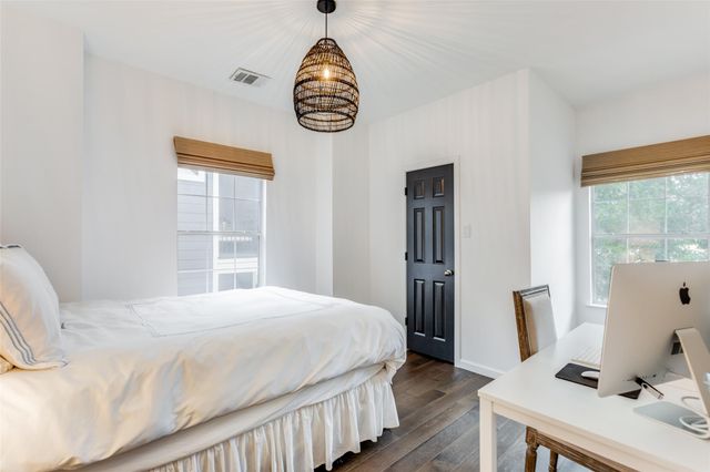 411 W Saint Elmo RD 35, Austin, TX 78745