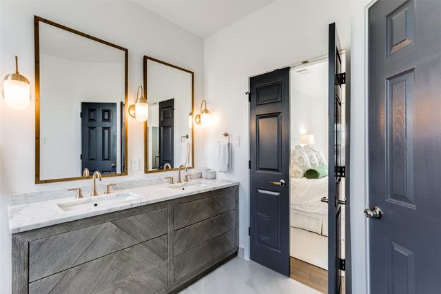 411 W Saint Elmo RD 35, Austin, TX 78745