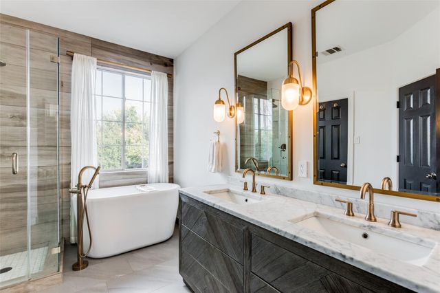 411 W Saint Elmo RD 35, Austin, TX 78745