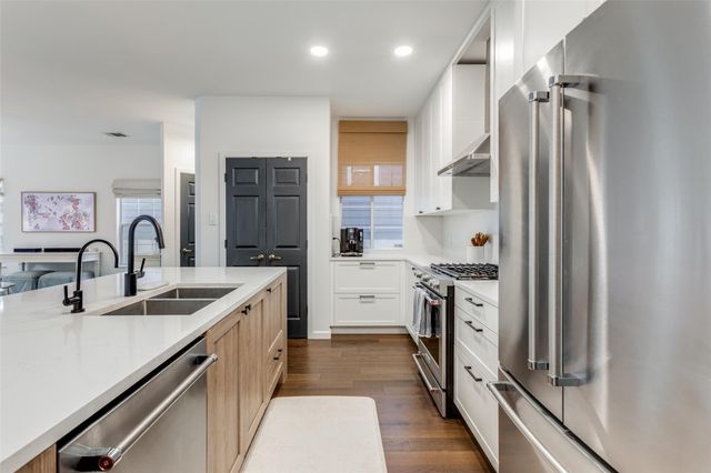 411 W Saint Elmo RD 35, Austin, TX 78745