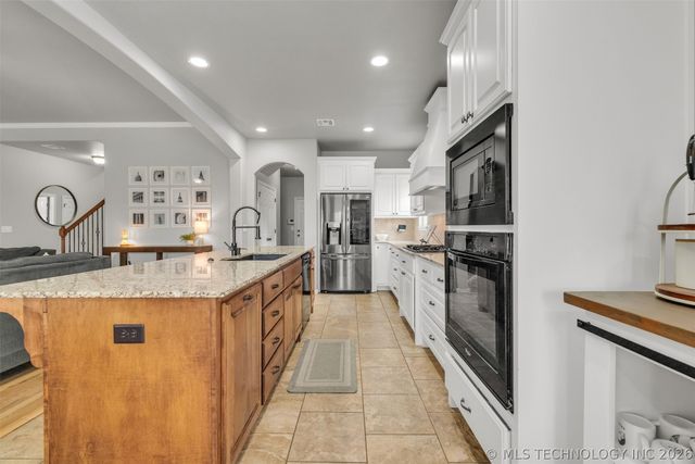 9407 N 96th East Avenue, Owasso, OK 74055