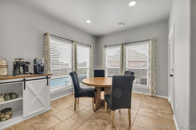 9407 N 96th East Avenue, Owasso, OK 74055