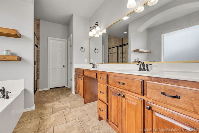 9407 N 96th East Avenue, Owasso, OK 74055