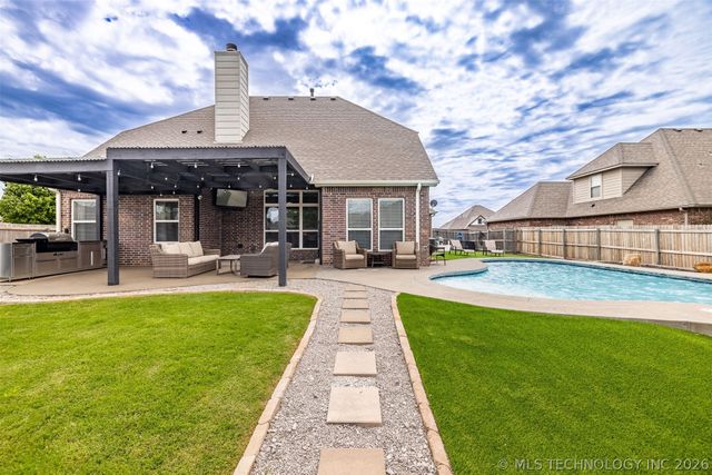9407 N 96th East Avenue, Owasso, OK 74055