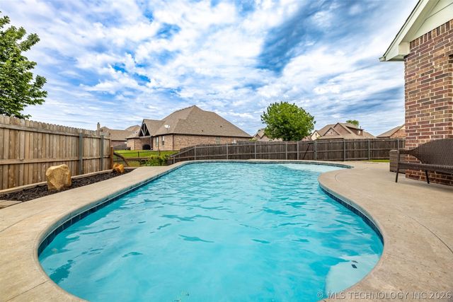 9407 N 96th East Avenue, Owasso, OK 74055