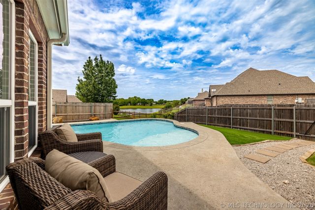 9407 N 96th East Avenue, Owasso, OK 74055