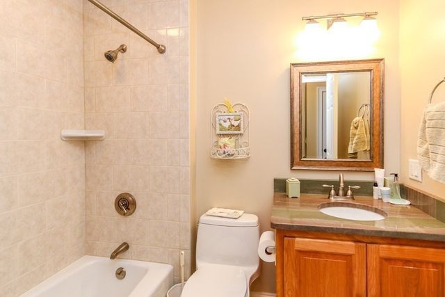 109 Farwell St 109, Newton, MA 02460