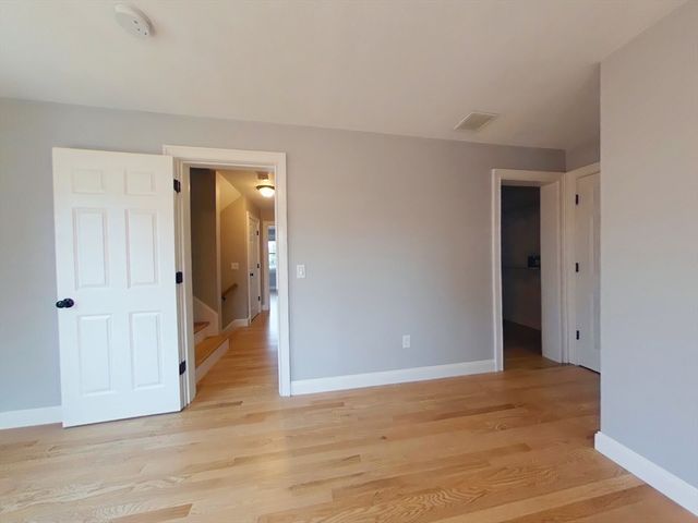109 Farwell St 109, Newton, MA 02460