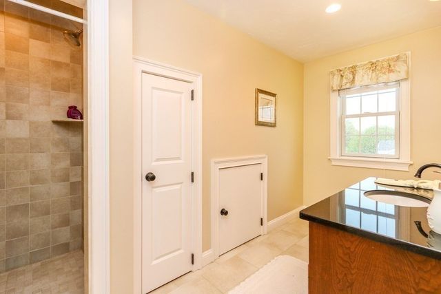 109 Farwell St 109, Newton, MA 02460