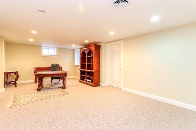 109 Farwell St 109, Newton, MA 02460