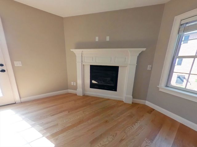 109 Farwell St 109, Newton, MA 02460