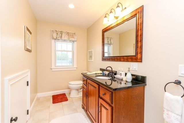 109 Farwell St 109, Newton, MA 02460