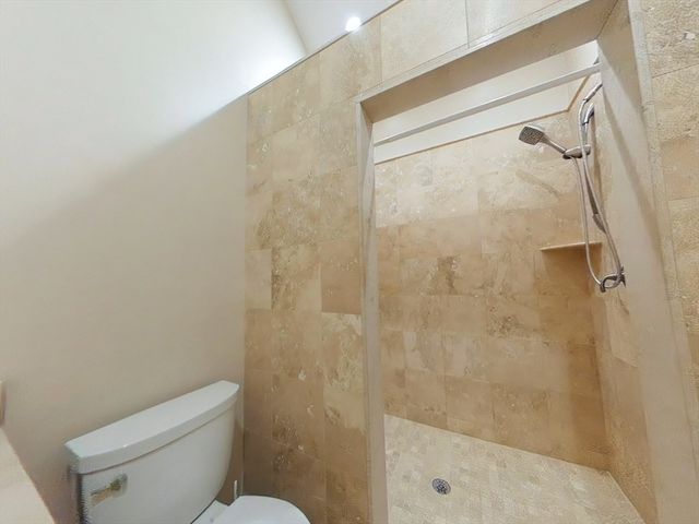 109 Farwell St 109, Newton, MA 02460