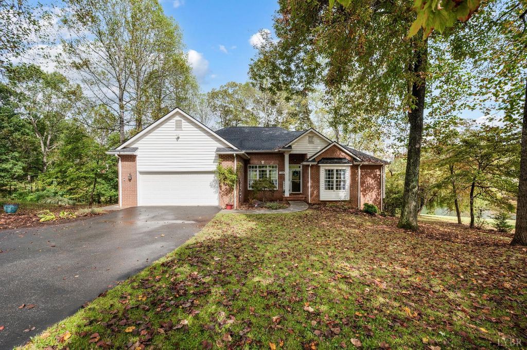 1324 Cuddington Lane, Forest, VA 24551