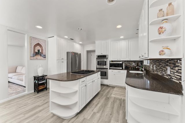 2212 Cervantes Dr, Rancho Cordova, CA 95670