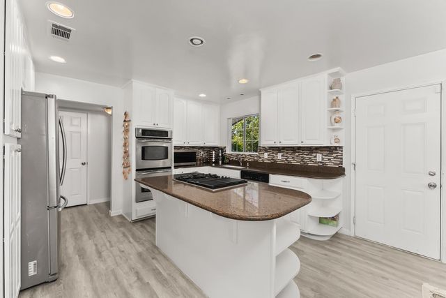 2212 Cervantes Dr, Rancho Cordova, CA 95670