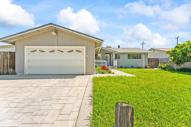 2212 Cervantes Dr, Rancho Cordova, CA 95670