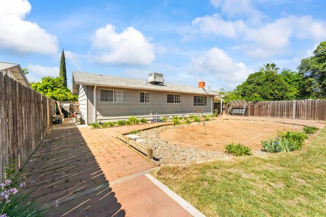 2212 Cervantes Dr, Rancho Cordova, CA 95670