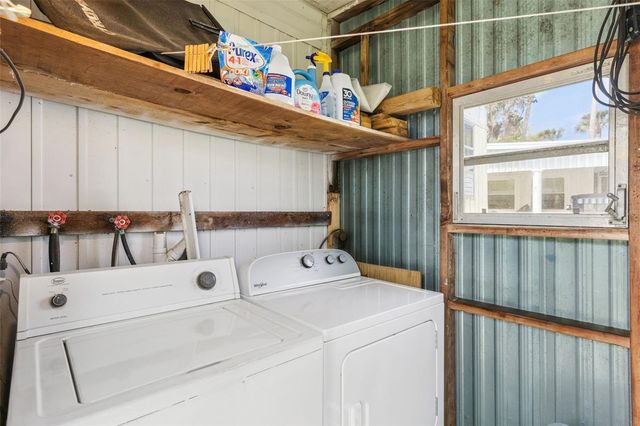 77 WILDWOOD LANE, Eustis, FL 32726