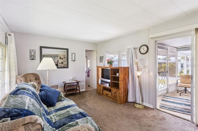 77 WILDWOOD LANE, Eustis, FL 32726