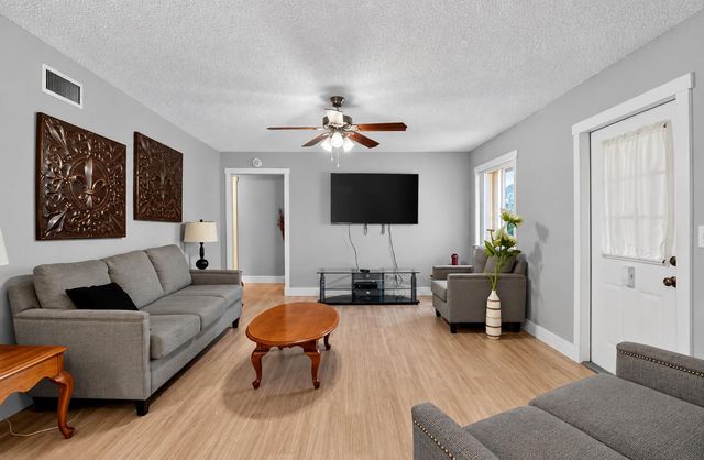 5931 Whispering Pine Way D-2, Greenacres, FL 33463