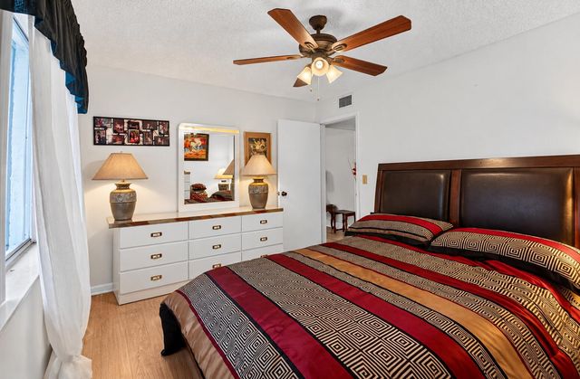 5931 Whispering Pine Way D-2, Greenacres, FL 33463