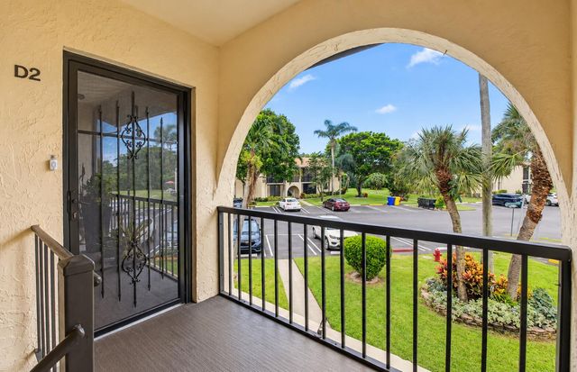 5931 Whispering Pine Way D-2, Greenacres, FL 33463