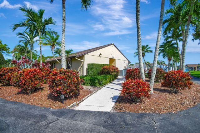 5931 Whispering Pine Way D-2, Greenacres, FL 33463