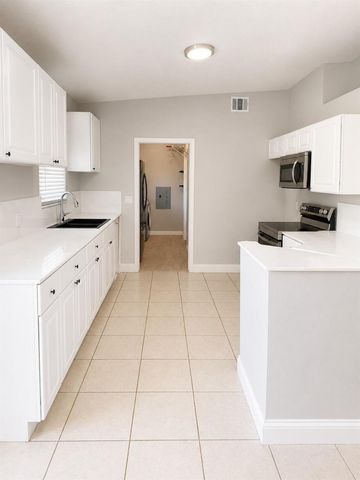 468 N 53rd Dr Drive N, West Palm Beach, FL 33415