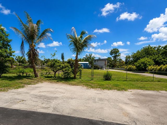 468 N 53rd Dr Drive N, West Palm Beach, FL 33415