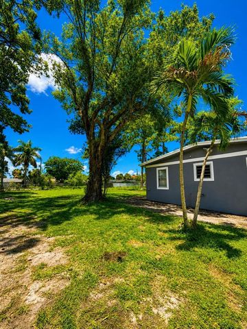 468 N 53rd Dr Drive N, West Palm Beach, FL 33415
