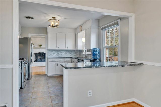 5855 Bighorn DR, Roanoke, VA 24018