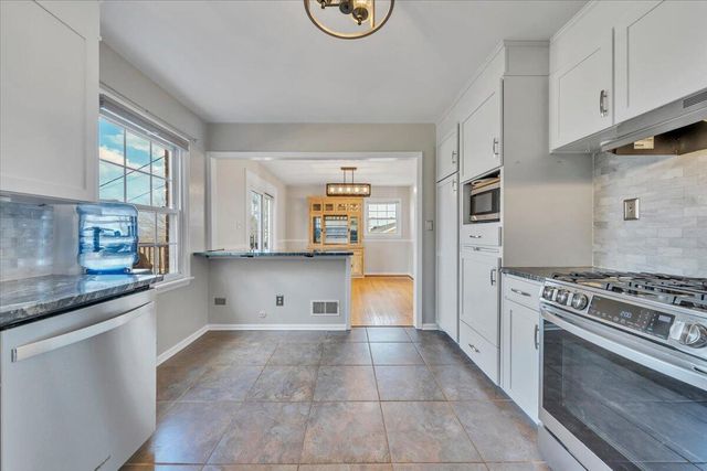 5855 Bighorn DR, Roanoke, VA 24018