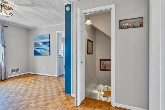 5855 Bighorn DR, Roanoke, VA 24018