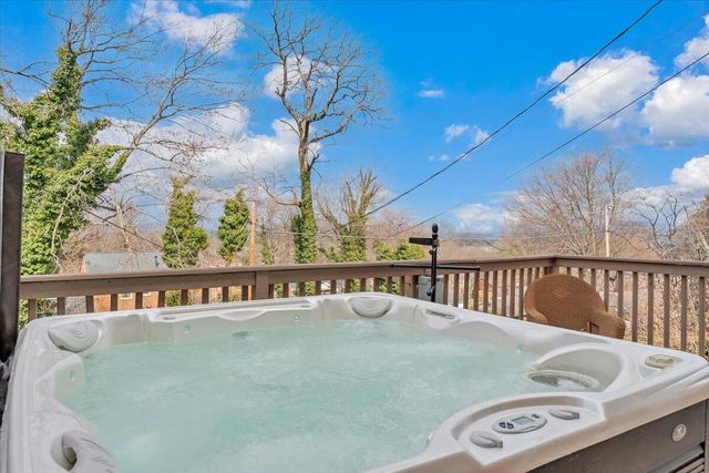 5855 Bighorn DR, Roanoke, VA 24018