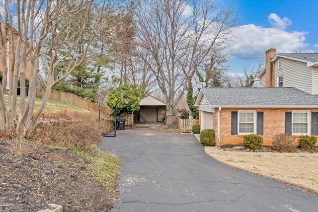 5855 Bighorn DR, Roanoke, VA 24018