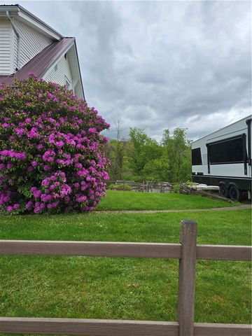 1221 Martin Ave, New Kensington, PA 15068