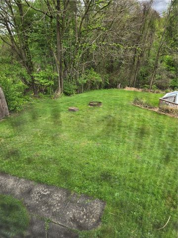 1221 Martin Ave, New Kensington, PA 15068