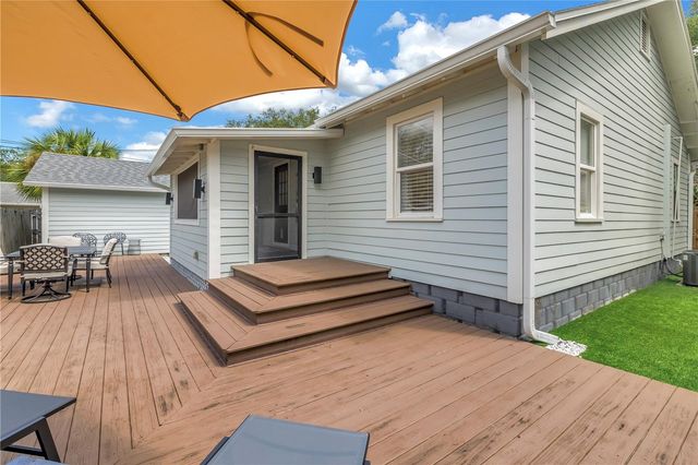 1323 7TH AVENUE N, St Petersburg, FL 33705