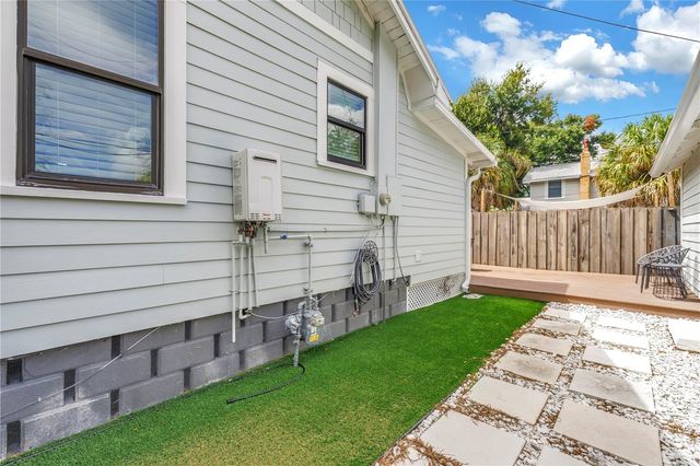 1323 7TH AVENUE N, St Petersburg, FL 33705